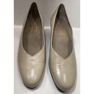 Munro Comfort Leather Pumps Made in USA Taupe Low Heel Size 7.5N